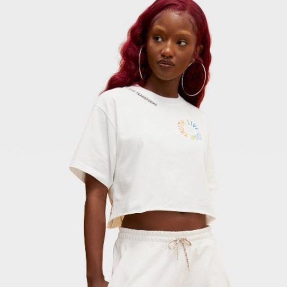 Levi's Tops - NWT Levi’s Pride relaxed fit short sleeve crew neck size Small